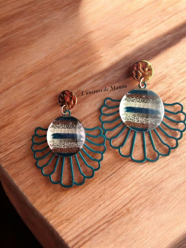 Boucle d&#039;oreille unique 