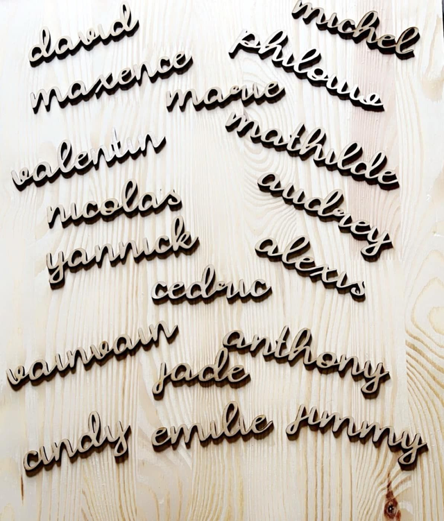 Marque place en bois personnalisé 