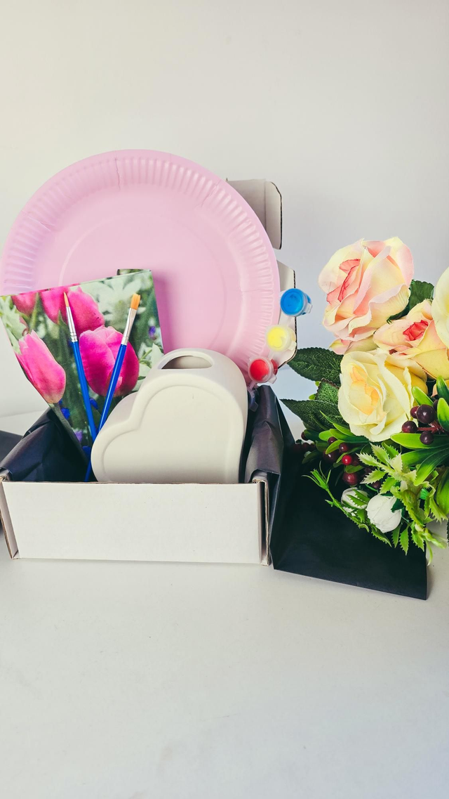 Paint your own Heart-Shaped Flower Vase 