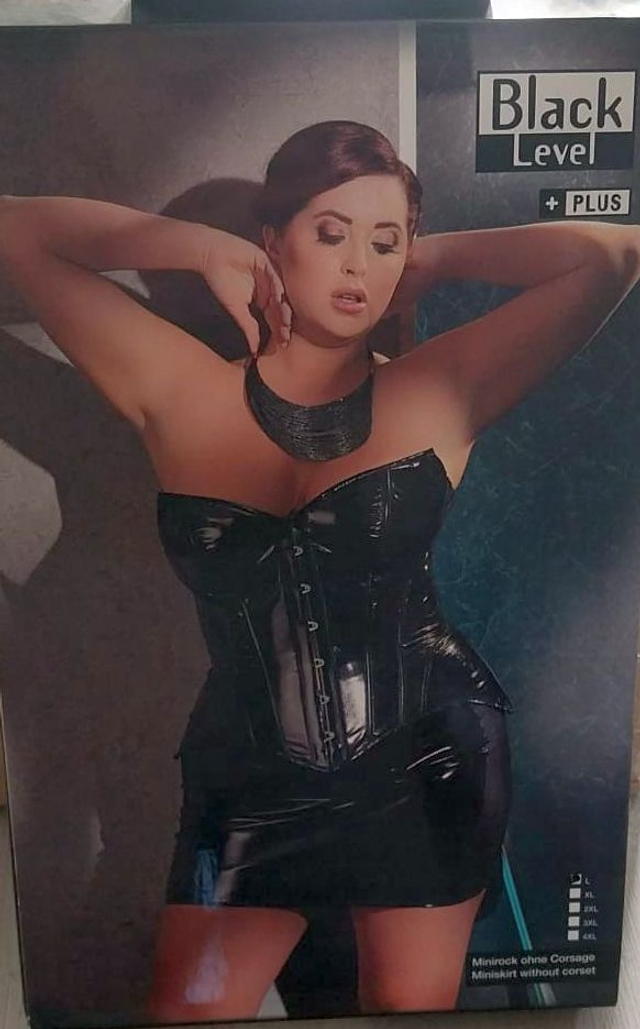 Mini-jupe en vinyle brillant