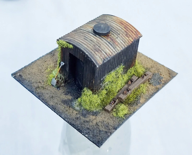 Corrugated Line Side Hut Scene With Animated Brazier