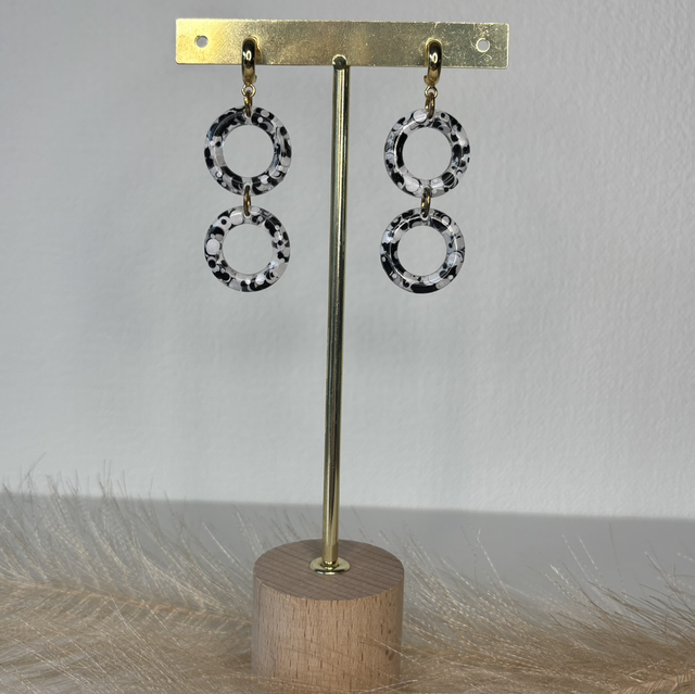 Boucles d’oreilles noire et blanche