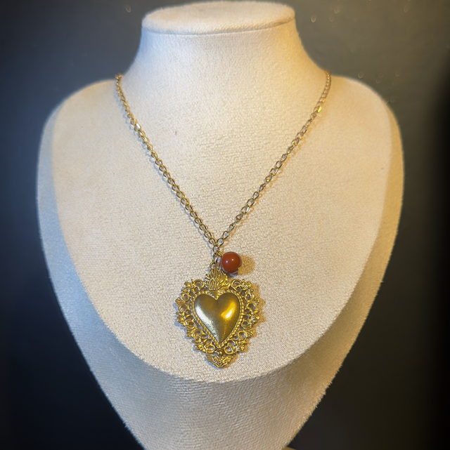 Collier classique ex-voto et pierre de jaspe rouge