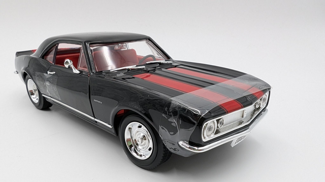 Chevy Camaro Z28 scale 1:18