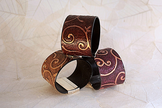 Manchettes fantaisie en cuir