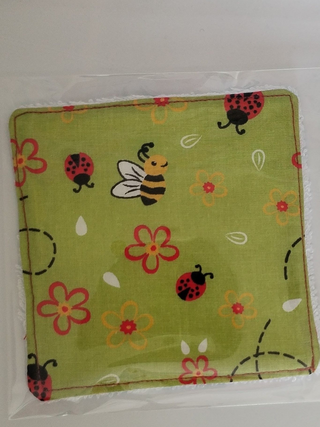 Lingette lavable motifs Coccinelles et Abeilles