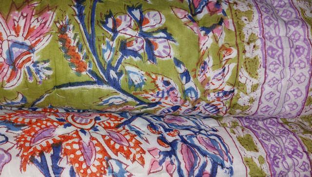 Édredon fait main en coton imprimé bloc - Plaid ou couvre-lit florale réversible - Vert, bleu, orange, rose, blanc