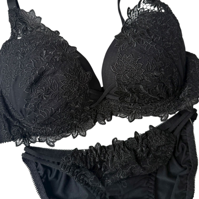 Black Floral Embroidered Japanese Bra + Underwear Set UK 34C