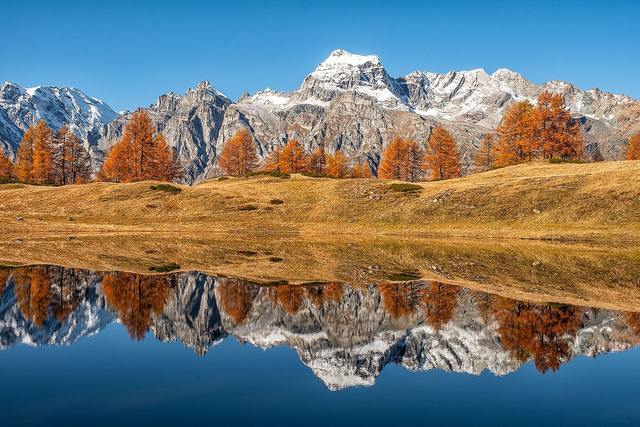 Lago Sangiatto superiore autunnale