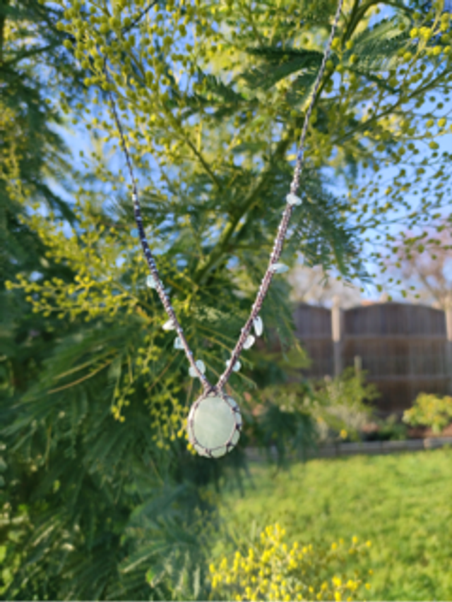 Collier bleu-gris avec aigue marine 