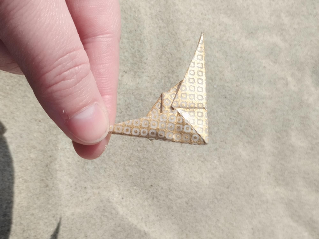 Broche cerf-volant dorée 