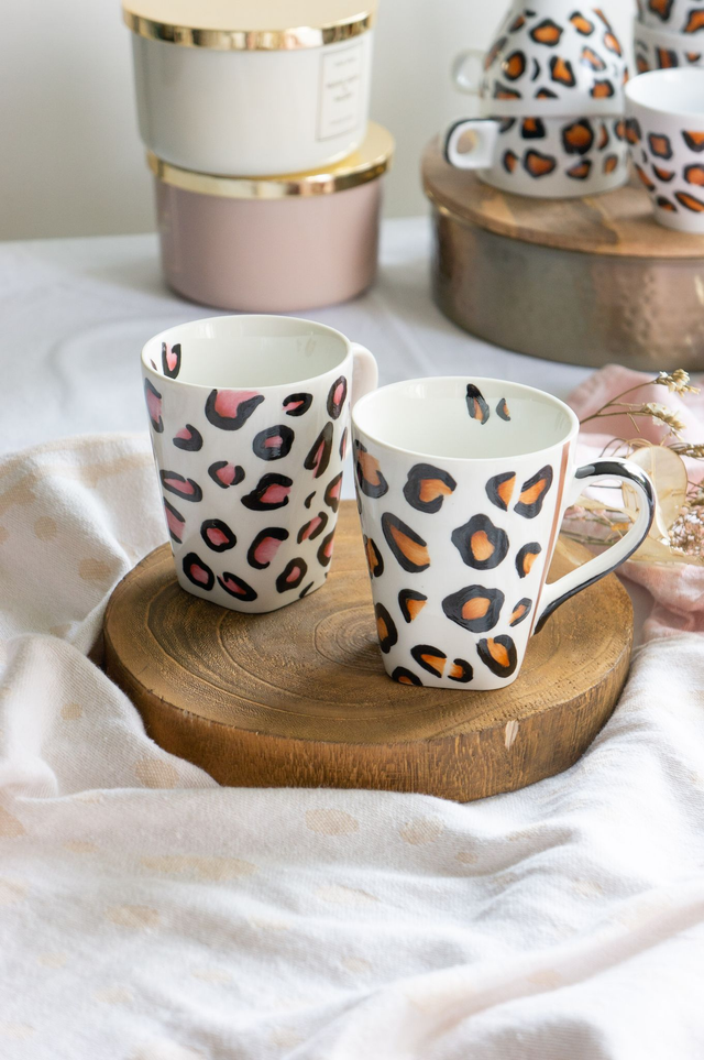 Mug en porcelaine &quot;Graou&quot; léopard chic, noir et fauve ou noir et rose saumon, décoré à la main, idée cadeau femme