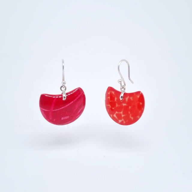Boucles d&#039;oreilles rouge orangé lune