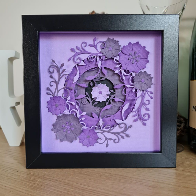 3D Floral Picture Purple Circle 17.5cm