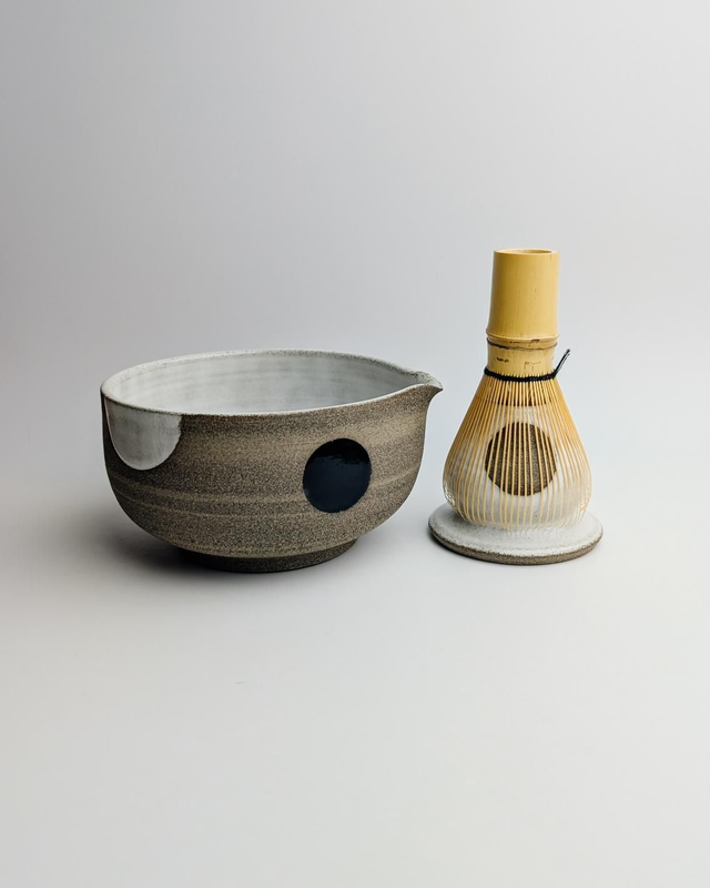 Zestaw katakuchi, chasentate i chasen "kropki na betonie"