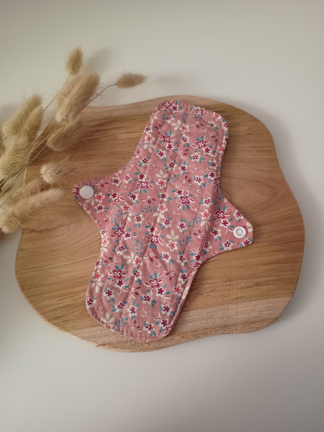 Serviette hygiénique lavable rose fleuri (à l'unité ou en lot de 5)
