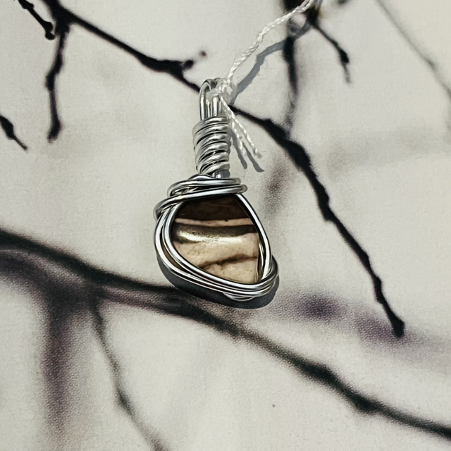 Pendentif jaspe marron 