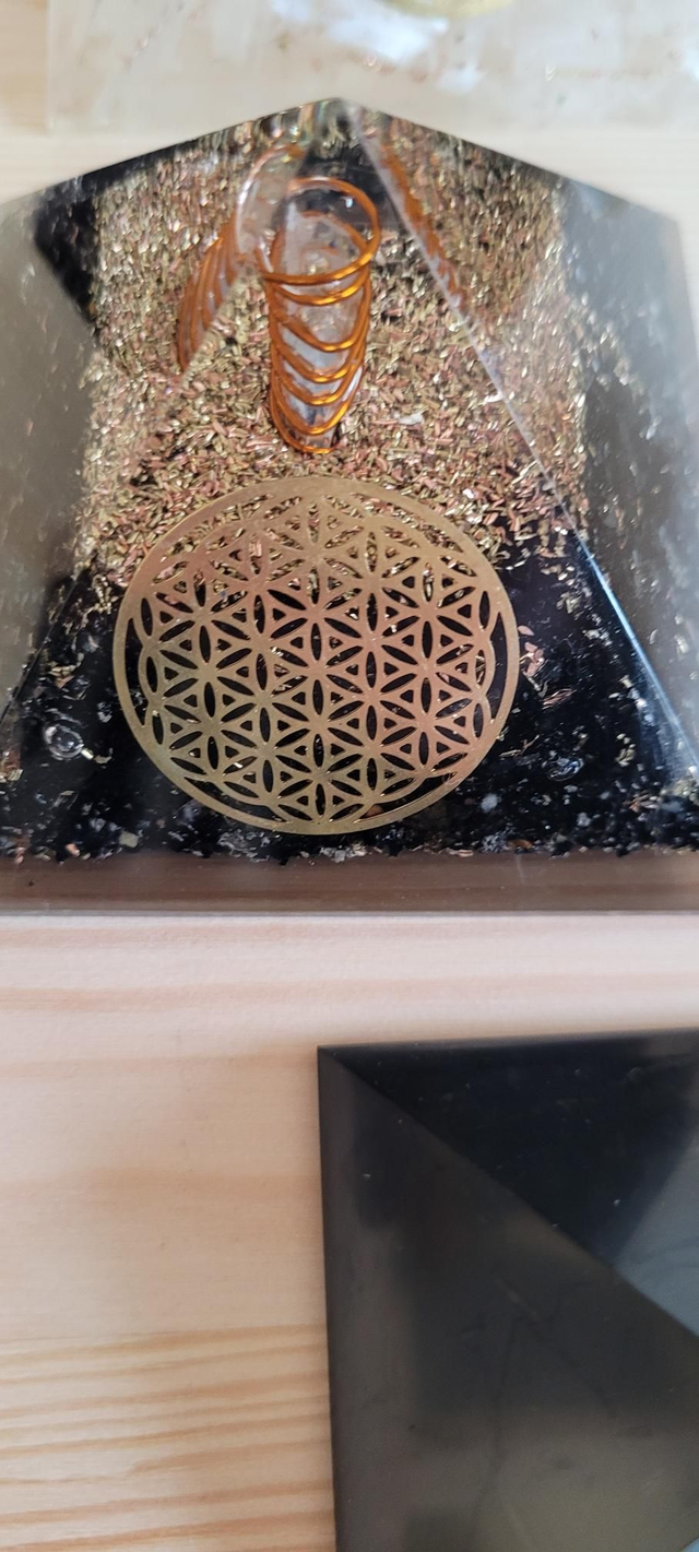 Tourmaline Pyramide 
