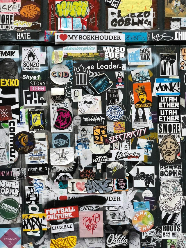 STICKER Tomb mate/brain rot/resistance