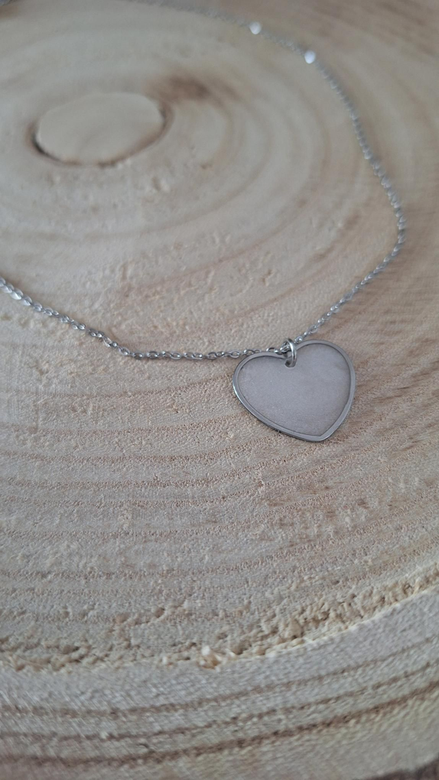 Collier cœur argenté blanc