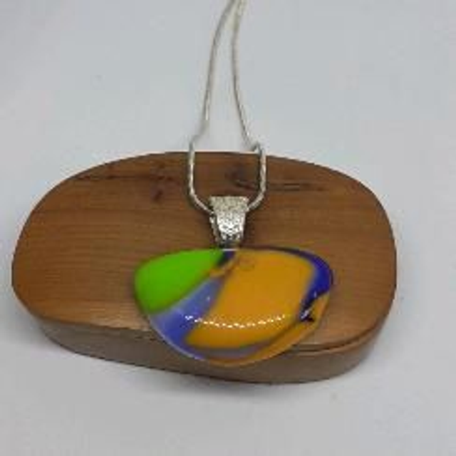 semicircular pendant