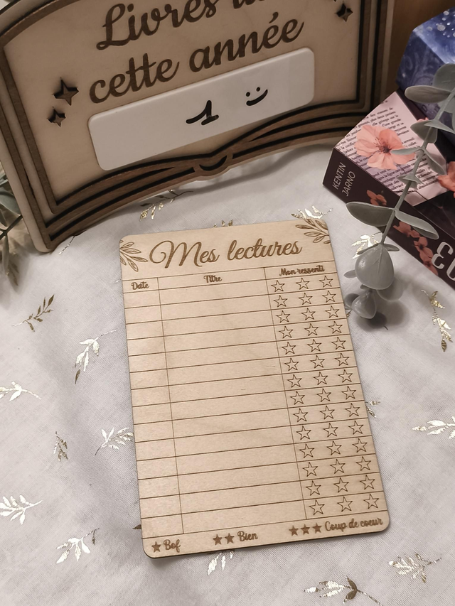Carte de suivi 30 lectures en bois – Lectures &amp; ressentis à noter