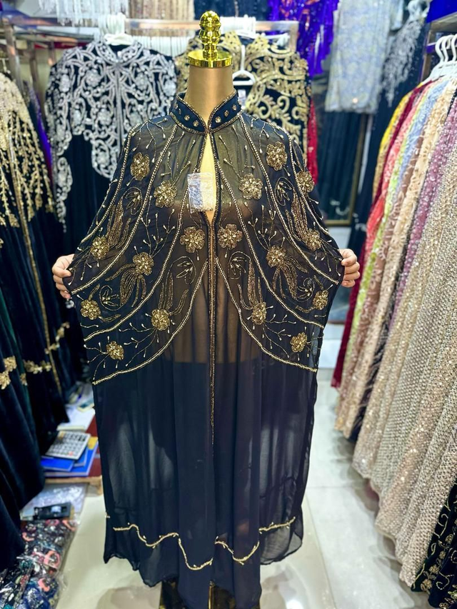 Cape chiffon perlé taille unique 