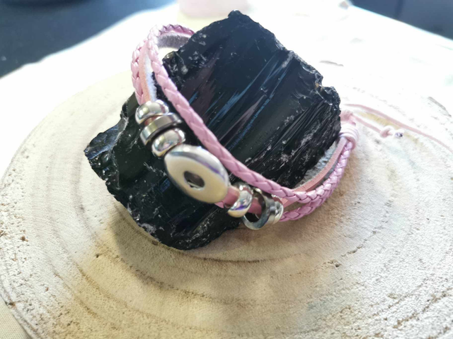 Bracelet triple cuir rose clair serrage