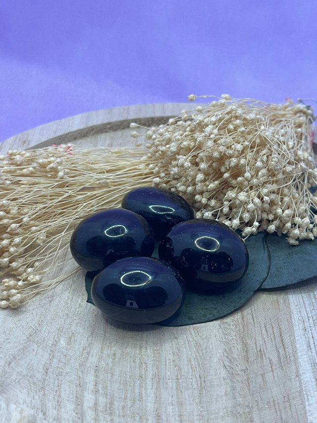 Pierre roulée Tourmaline noire  "protection . ancrage . force"