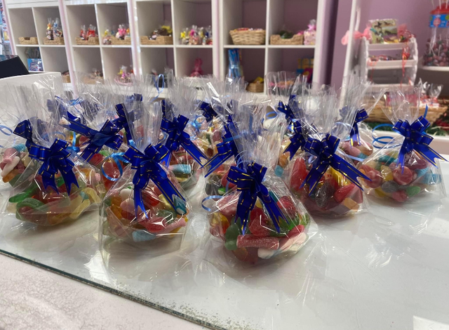Blue ribbon sweet bags