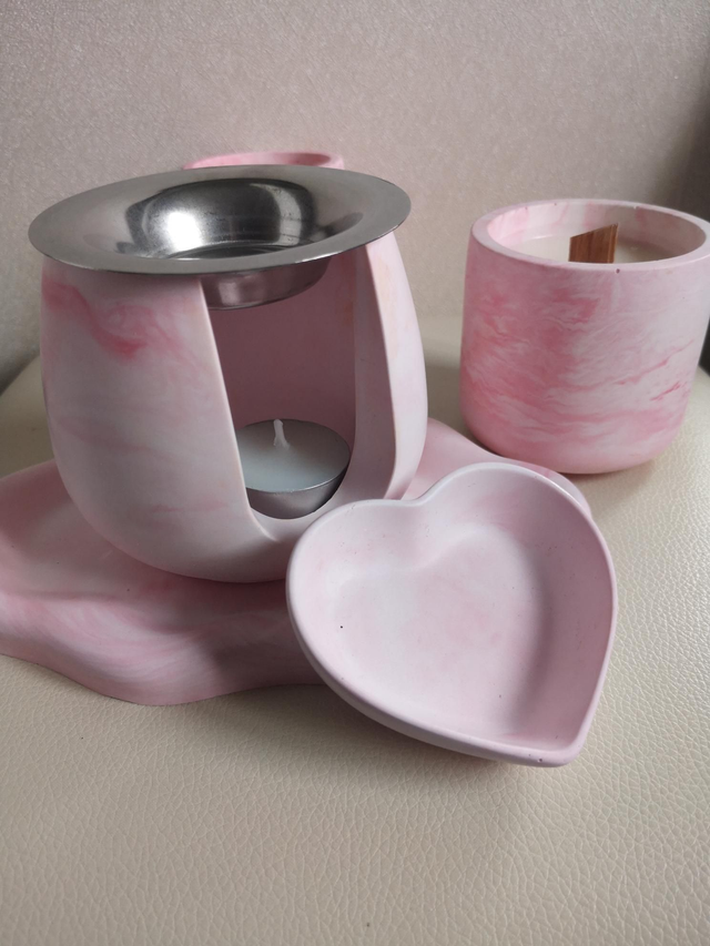 Ensemble brûleur, cœur, bougie fruits rouges, plateau 