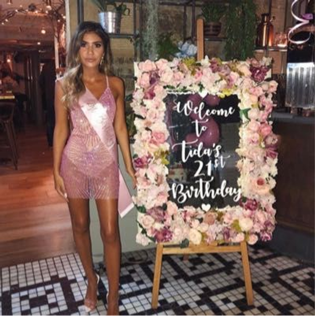 Mirror And Easel Hire - Bella 