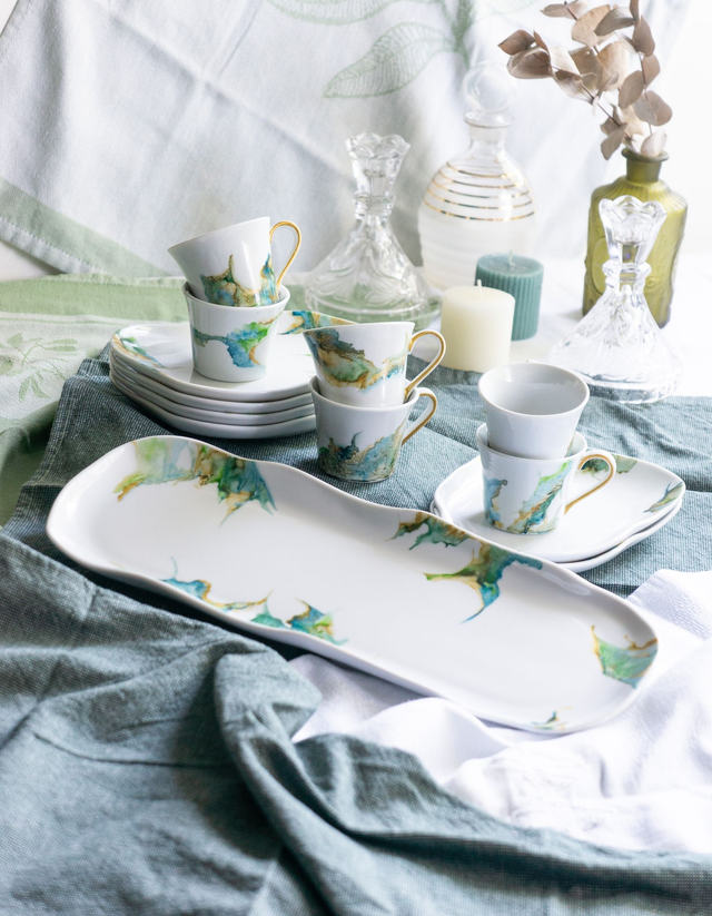 Plat à gâteaux raffiné en porcelaine "Songe nuageux émeraude" création artisanale, idée cadeau de mariage