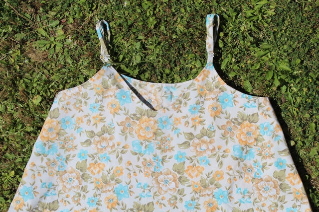 Robe à fleurs oranges et bleues - Taille 2