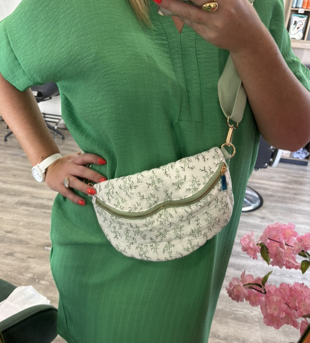 Sac banane kaki et blanc fleurs