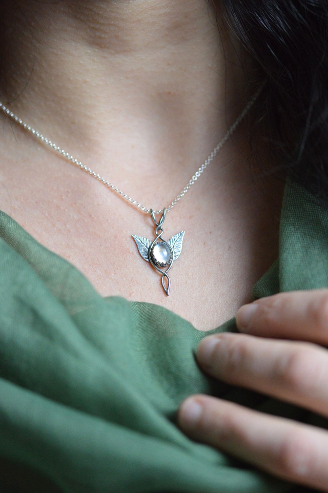 Pendentif Elfique - "Lueur" Pierre de Lune 2