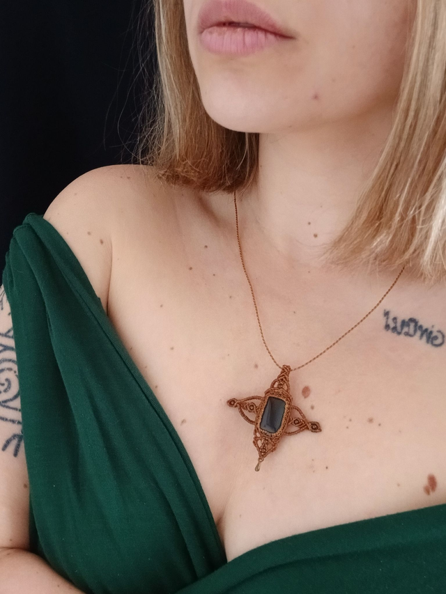 Ombre d’Hodmímir – Obsidienne midnight lace