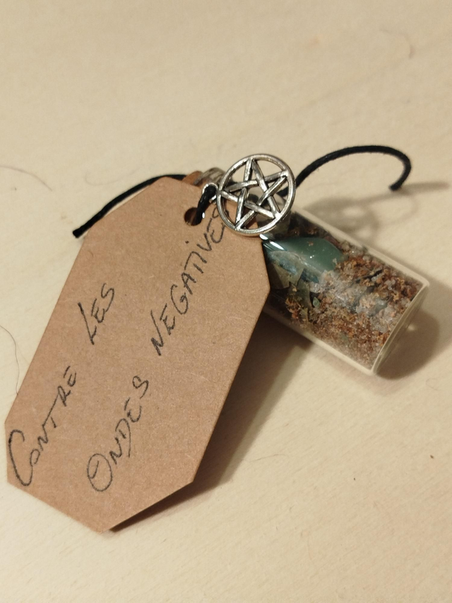 Fiole de protection "Contre les ondes négatives"