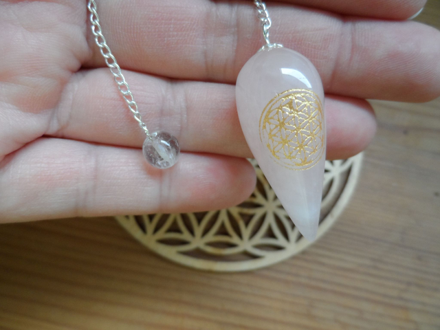 Pendule Goutte Quartz rose avec Fleur de Vie