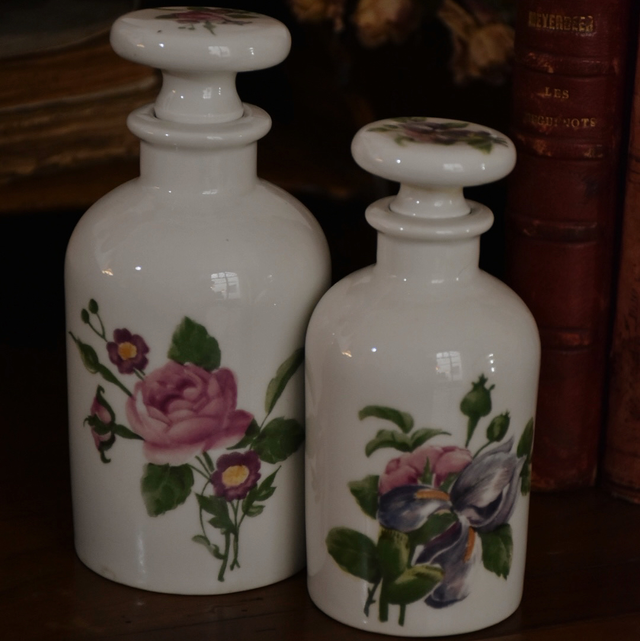 Ensemble de 2 Flacons en Porcelaine de Paris – Vintage en Très Bon État