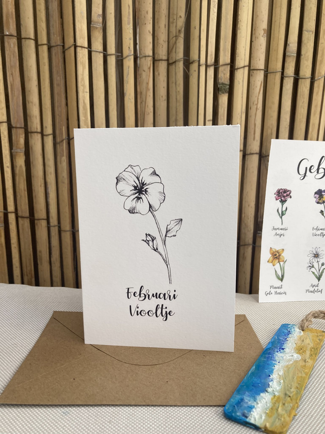 Ansichtkaart Geboortebloem Februari Viooltje zwart wit, inclusief envelop, van originele tekening, met of zonder tekst 