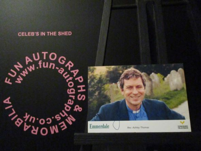 John Middleton (Rev. Ashley Thomas) Original Emmerdale Yorkshire Tv Logo Pre-Print Cast Card