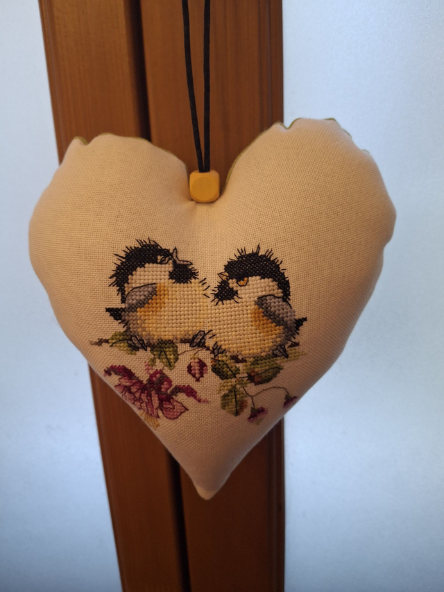 Coussin coeur brodé Duo de mésanges