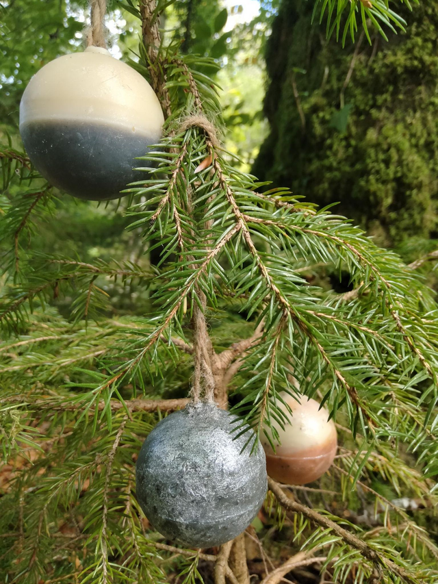 Boules de Noel - savon festif - 5 parfums différents