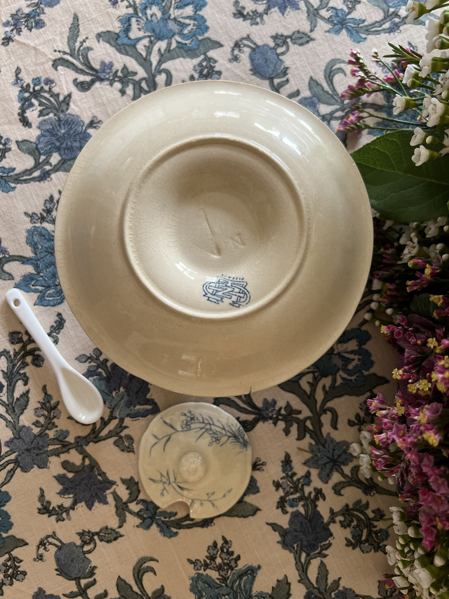 OISEAUX - Moutardier sur dormant Oiseaux par la manufacture française de Gien - Terre de Fer