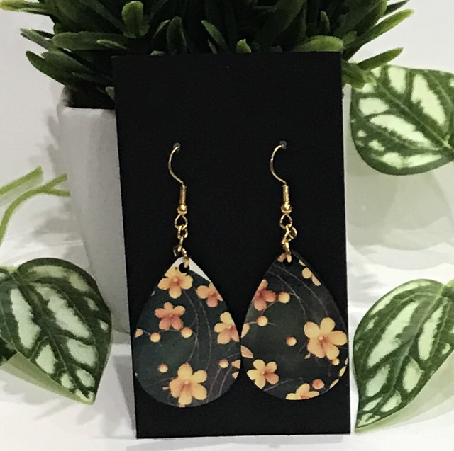 Wood Mix Coloured Dangling Earrings- MSDE56