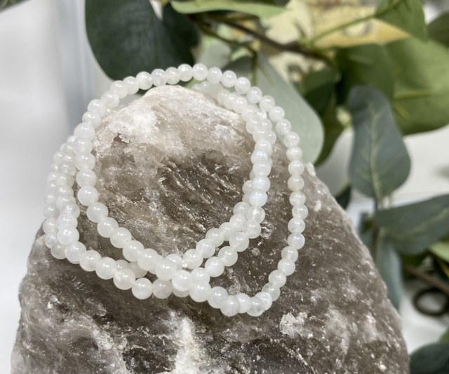 Armband Mondstein weiss 4 mm