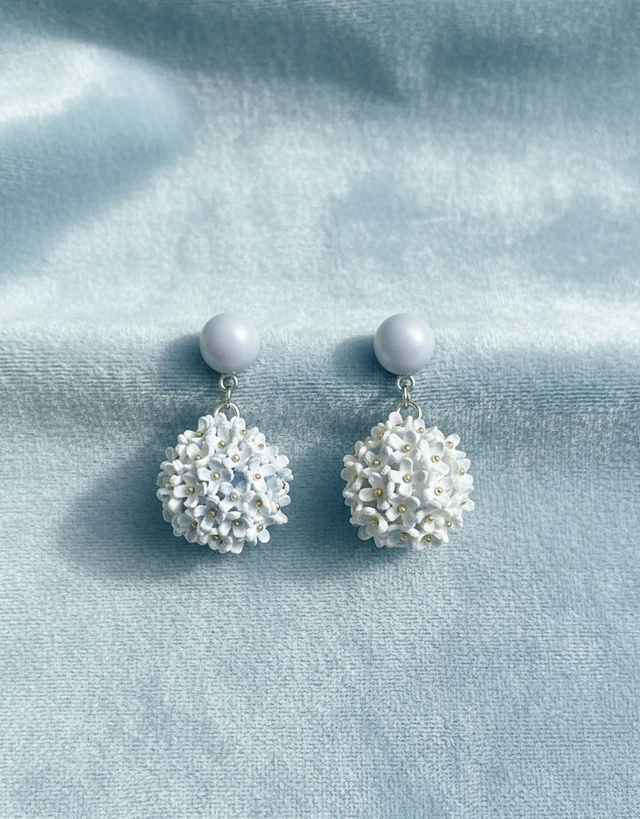 Orecchini Artigianali Floreali con Cabochon e Fiori in Rilievo – Acciaio Inossidabile