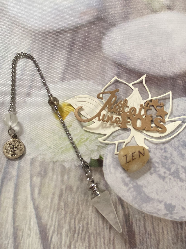 Pendule petite pointe "Arbre de vie" en Cristal de roche