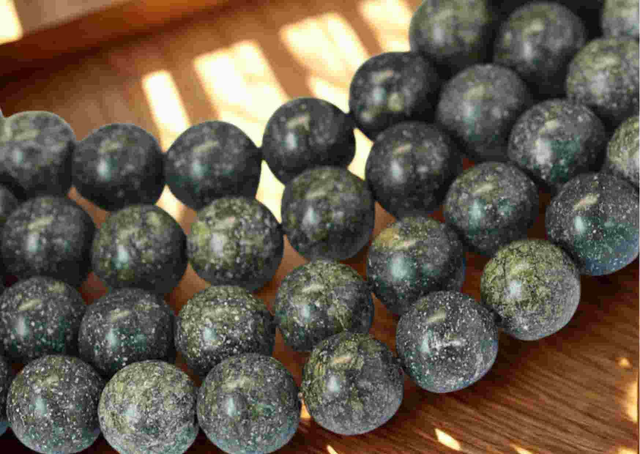 Krajkový Jadeit 6mm